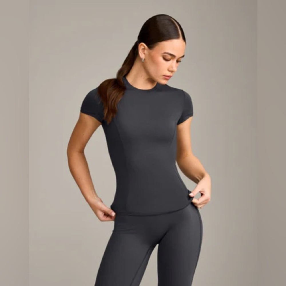 Mellow Motion Short Sleeve in Coal